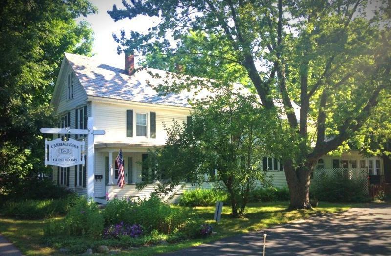 Carriage Barn Inn Кин Экстерьер фото