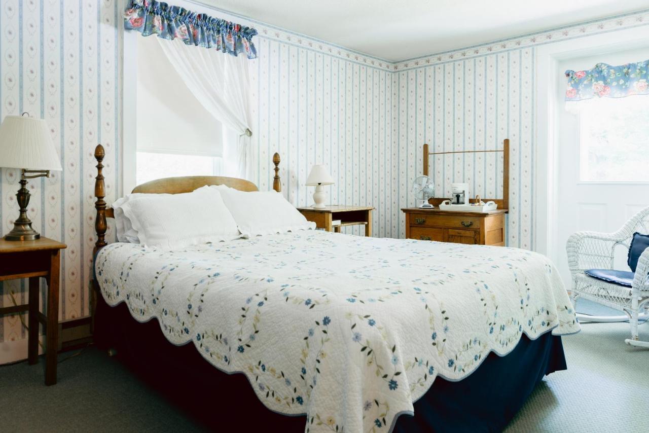 Carriage Barn Inn Кин Экстерьер фото